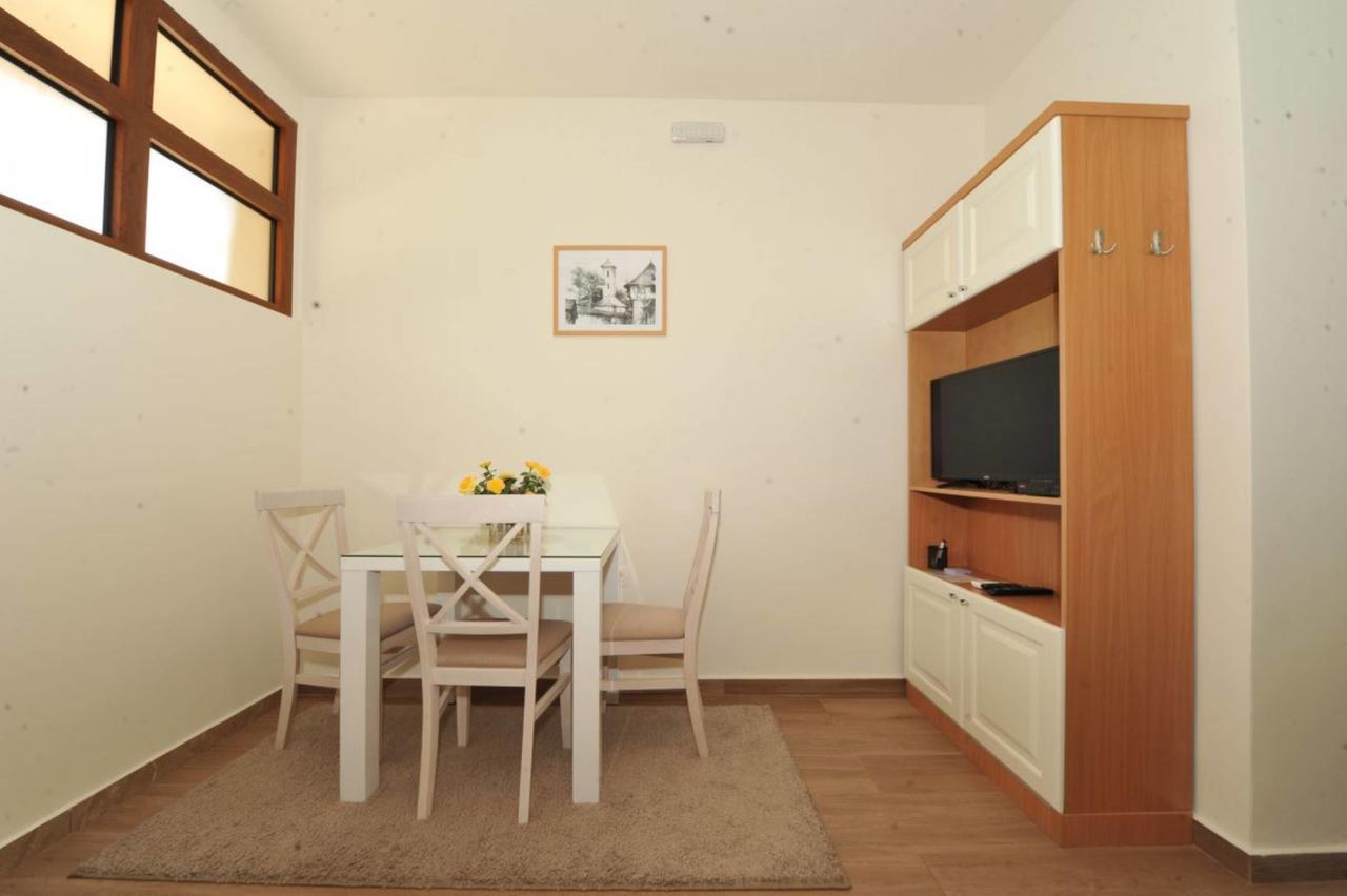 Apartments Olive コトル エクステリア 写真