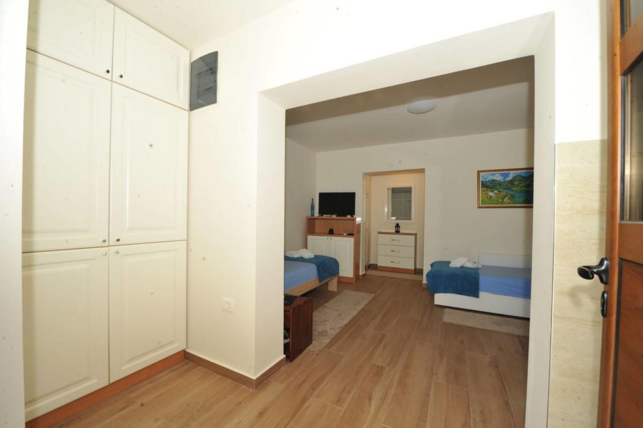 Apartments Olive コトル エクステリア 写真